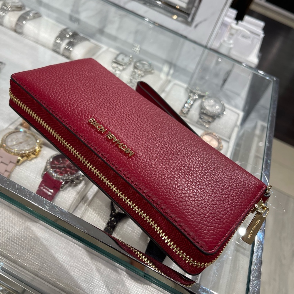 MICHAEL KORS Jet Set Travel Lg Continental Wristlet Phone Holder Wallet 
Cherry - Picture 7 of 16